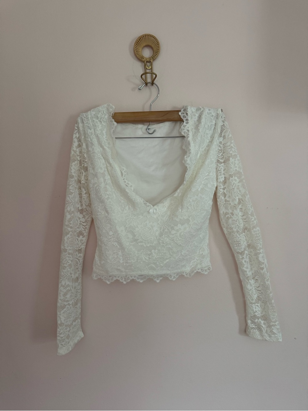 SHEIN White Floral Lace V-Neck Long Sleeve Crop Top